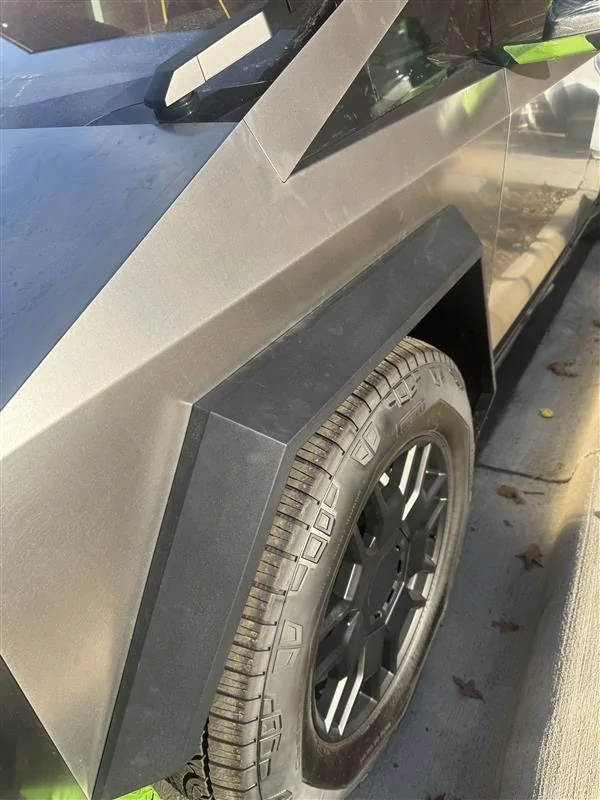 Tesla Cybertruck Service Questions and Sanity Check IMG_0548