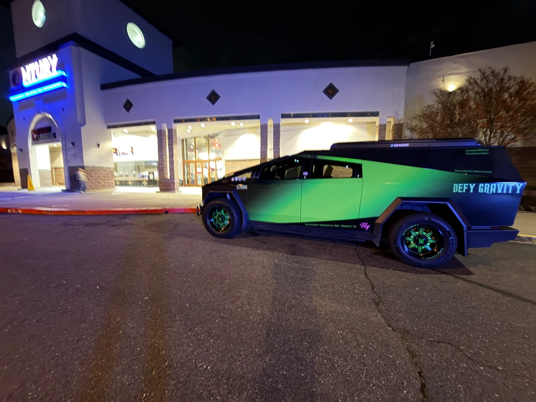 Tesla Cybertruck Flat Rack Setup Surprised Us – Range Loss Was Way Lower Than Expected IMG_0684