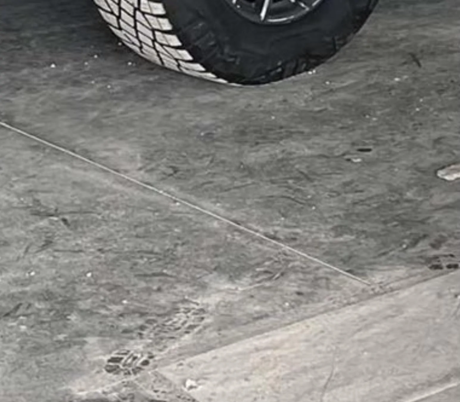 Tesla Cybertruck More Cybertruck angles from Giga Texas (from @sawyermerritt) 62AEEAC6-E84D-4855-90B3-128940F1C747