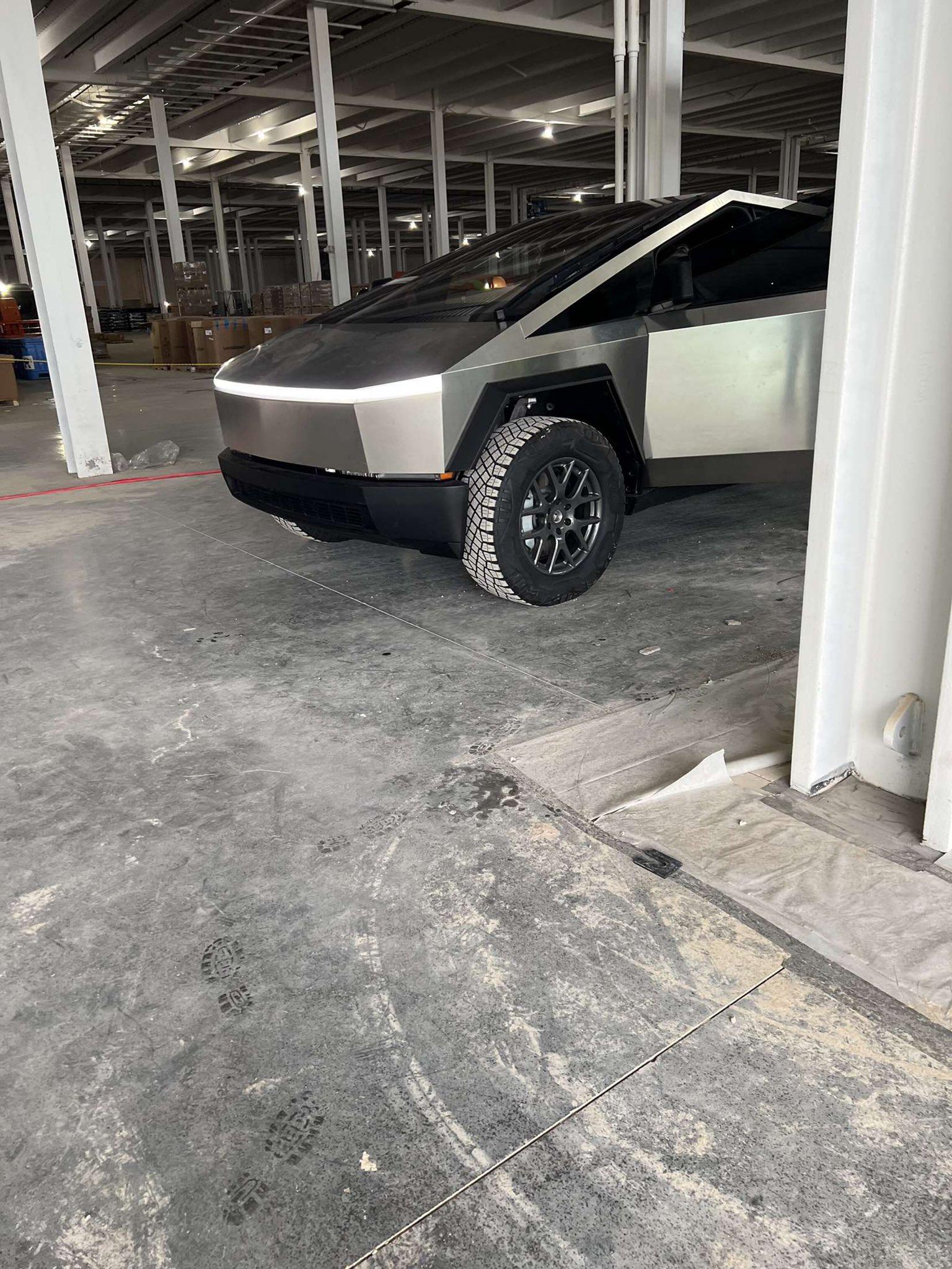 Tesla Cybertruck Instrument Cluster Display + Auto Shift Out Of Park + Steering Yoke confirmed in new Cybertruck pics @ Giga Texas FJ6mbwoX0AY8_Dz (1)