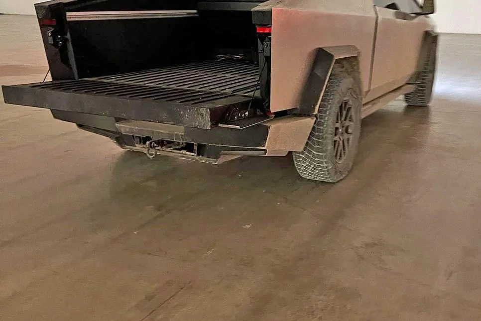 Tesla Cybertruck Joe Rogan takes Cybertruck for a Spin! [CLOSED DUE TO POLITICS] 272664733_1896861950515394_769773961968485064_n