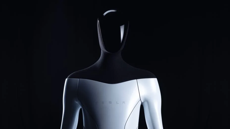 Tesla Cybertruck Tesla will not introduce the Cybertruck this year, and is not working on a $25,000 car now, says Musk 106996287-1641299961386-0x0-KJC_5055-1