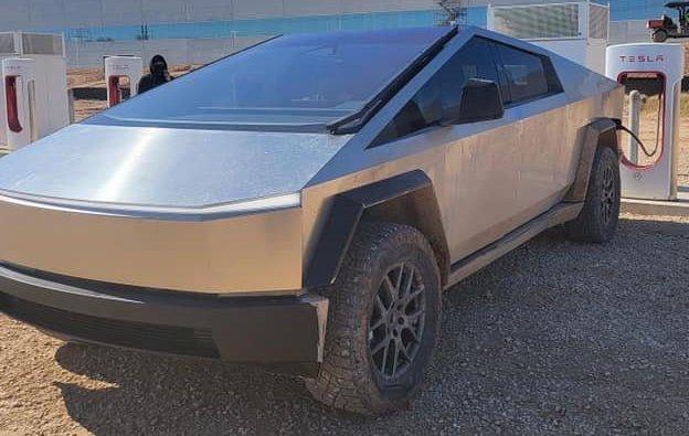Tesla Cybertruck supercharging1.jpeg