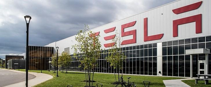 Tesla Cybertruck Update from Elon: Cybertruck production starting late 2022 and volume production in 2023 ge-he-may-buy-tesla-a-semiconductor-plant-162105-7