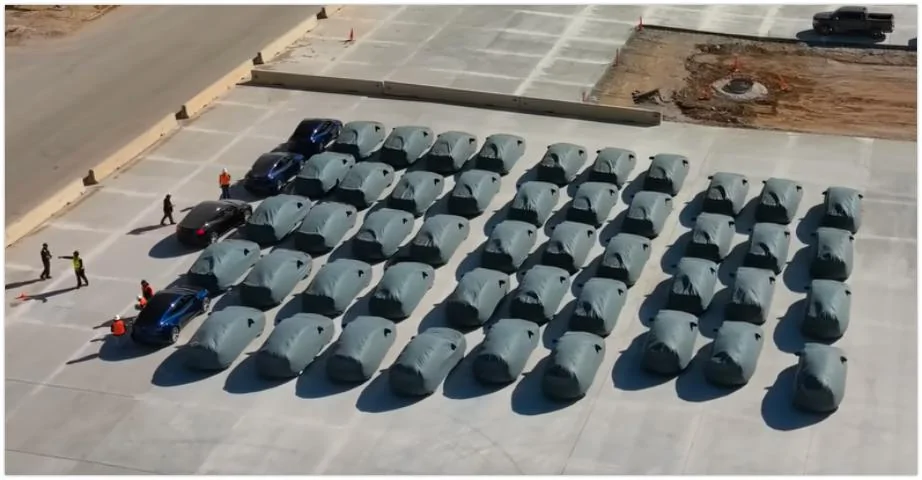 Tesla Cybertruck Model Y's coming out of Texas Giga Factory PRODUCTION MODEL Ys COMING OUT OF GIGA TEXAS! - Tesla Gigafactory Austin 4K Day 575 - 2:17:22