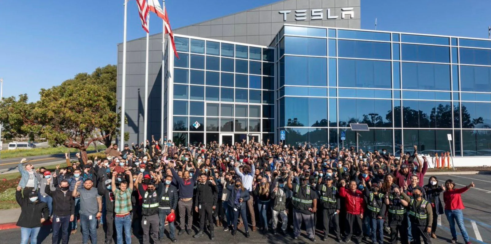 Tesla Cybertruck Tesla marks 1 million 4680 batteries produced Tesla-1-million-4680-cells