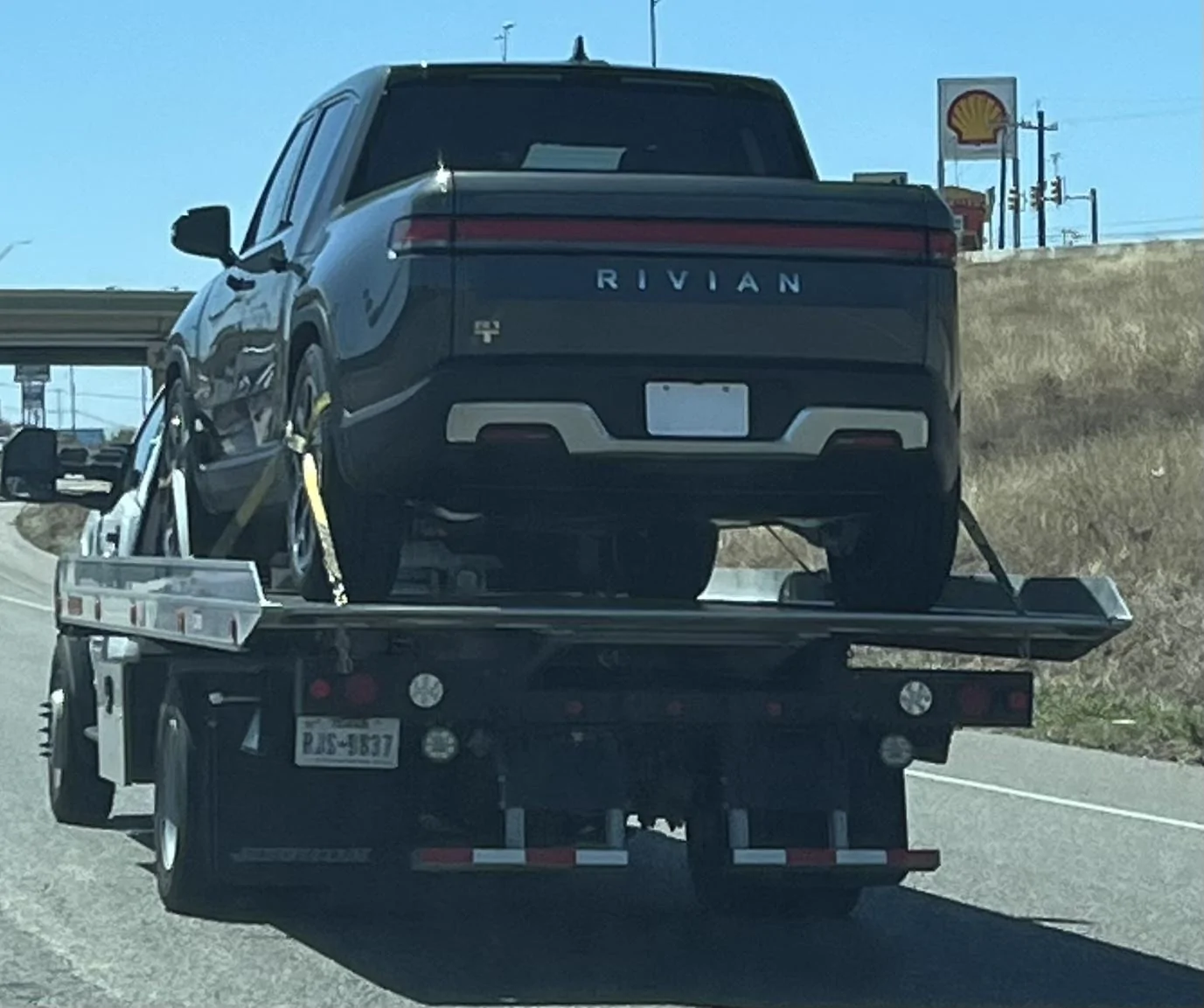 Tesla Cybertruck Rivian Spotted in Selma, Tx F4B7EB07-DA4E-429D-98D6-B0818391F303