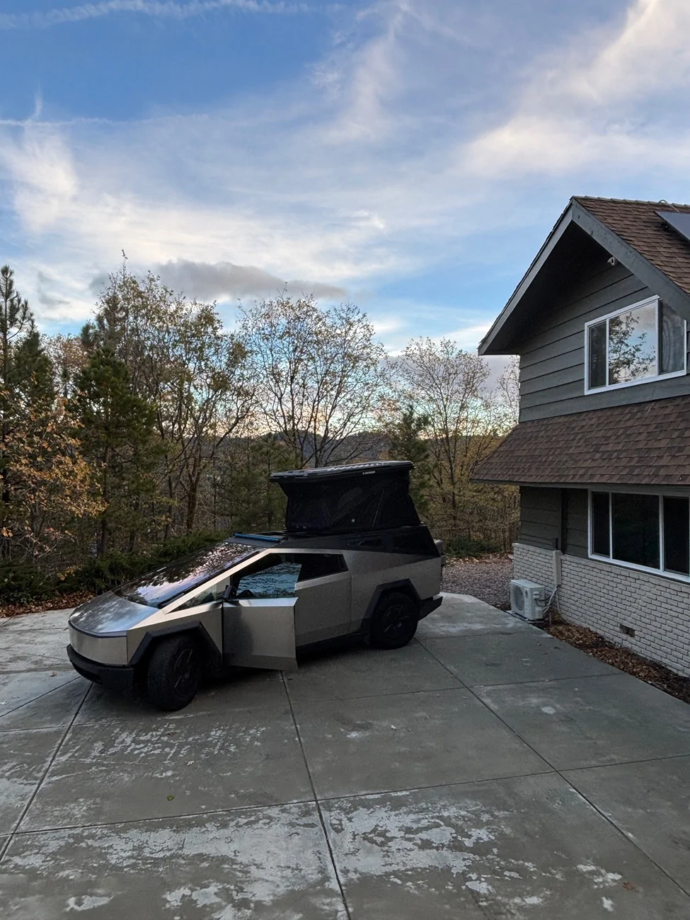 Tesla Cybertruck Introducing Urander CyberCamp Pano - 360° Panoramic Cybertruck Roof Top Tent RTT IMG_7230