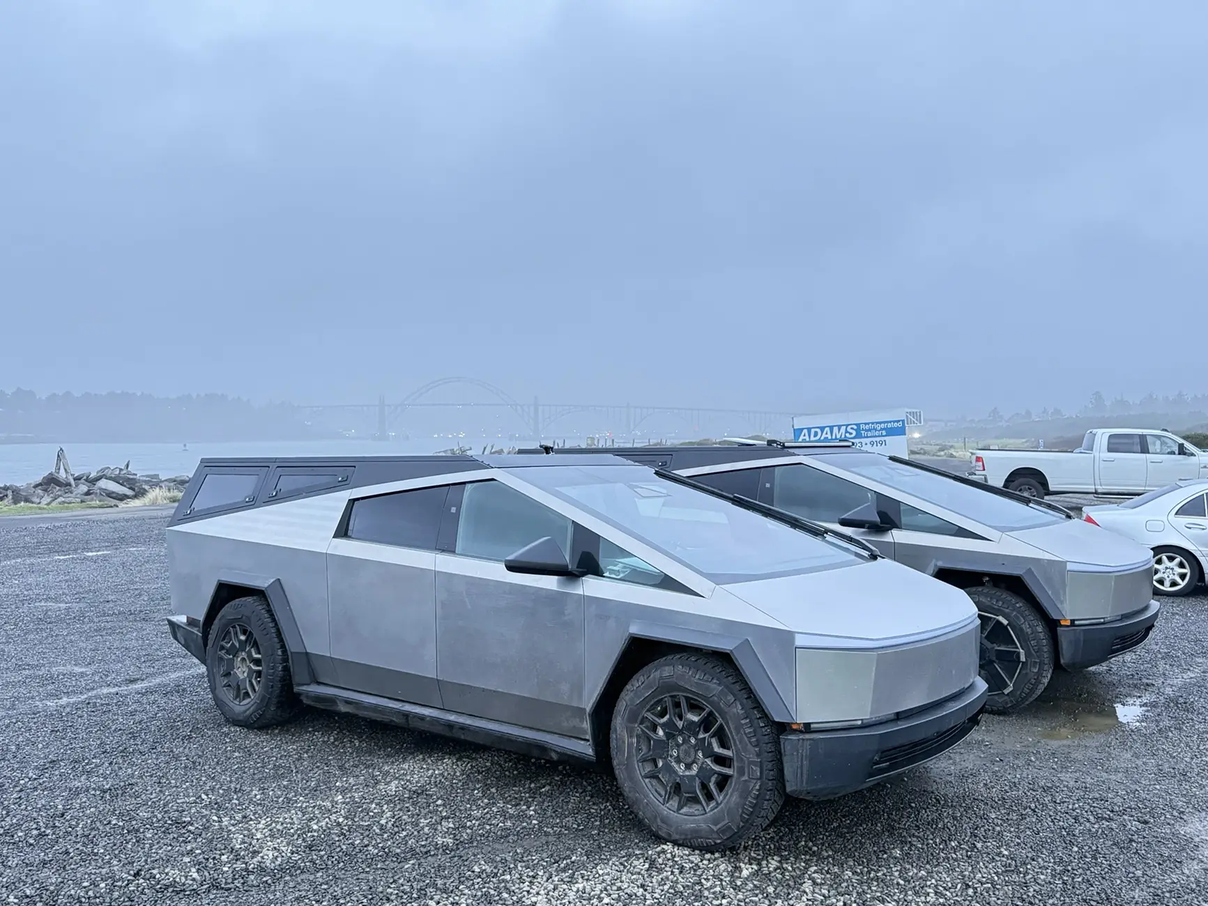 Tesla Cybertruck Urander Bed Cap Ideas & Setups 1765230791419-6k