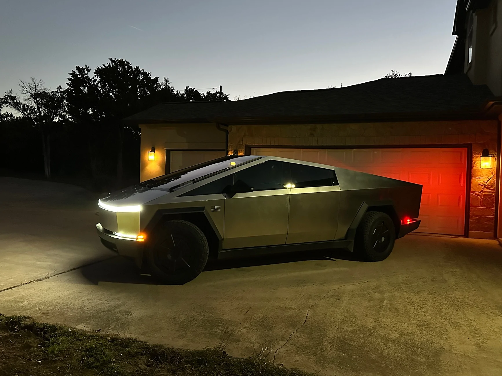 Tesla Cybertruck Daily random Cybertruck photos thread - Post Yours! 📸 🤳 IMG_2965