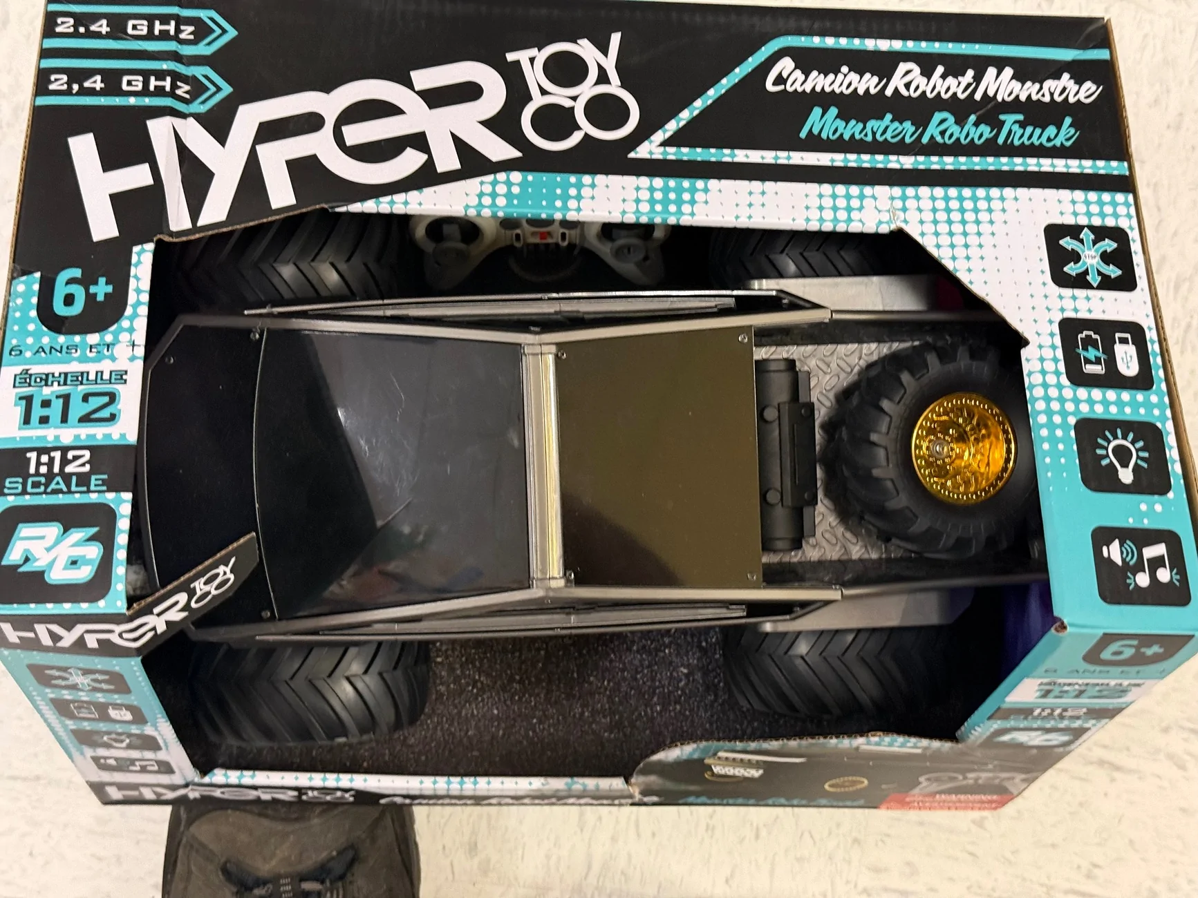 Tesla Cybertruck CRAZY Cybertruck “knock off “ toy 🤣 IMG_4596