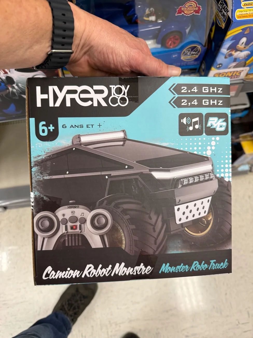 Tesla Cybertruck CRAZY Cybertruck “knock off “ toy 🤣 IMG_4600