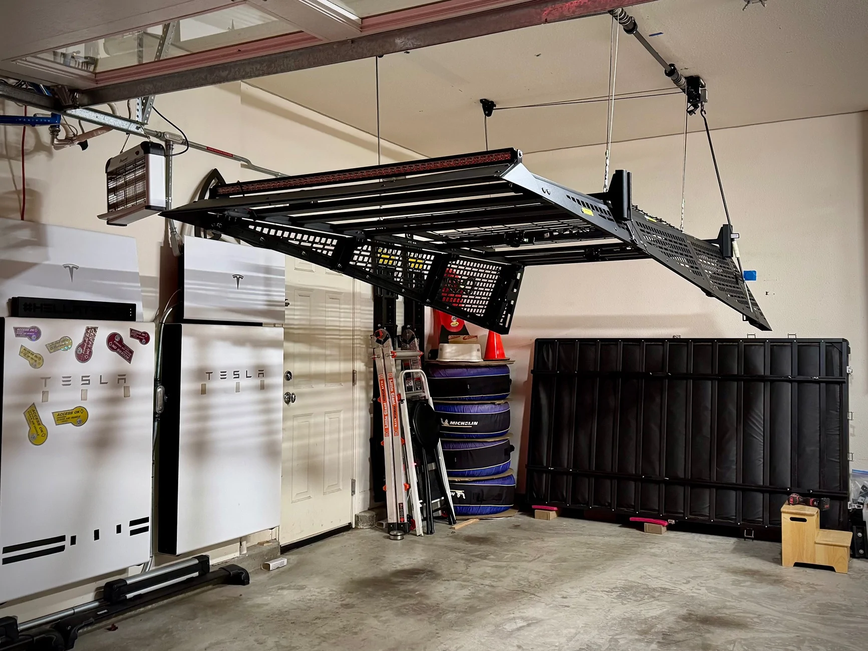 Tesla Cybertruck Cybertruck's Ultimate Companion: Urander Rack & PANO Tent IMG_9795
