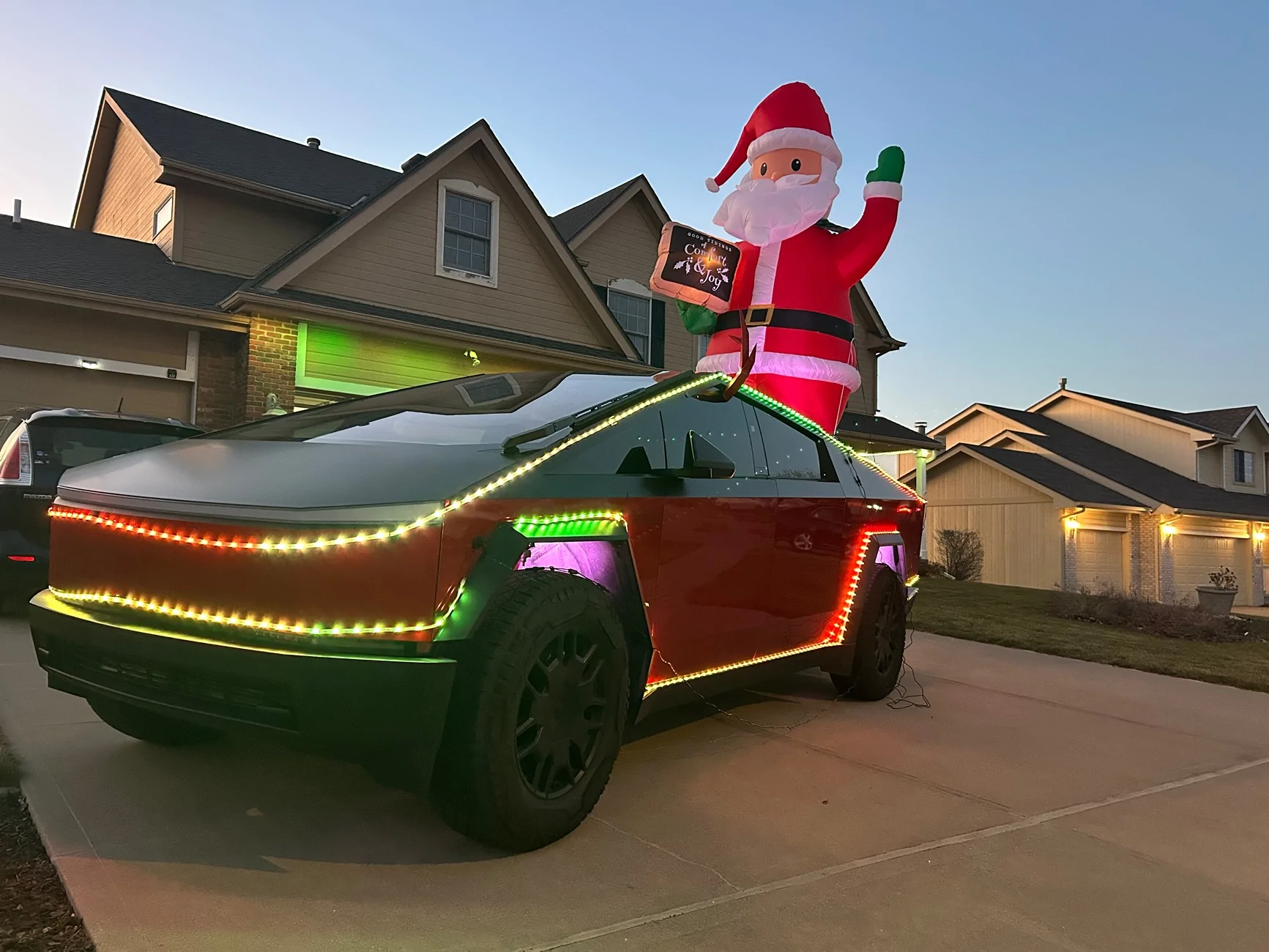 Tesla Cybertruck Anyone else light up their Cybertruck for Christmas? IMG_0501