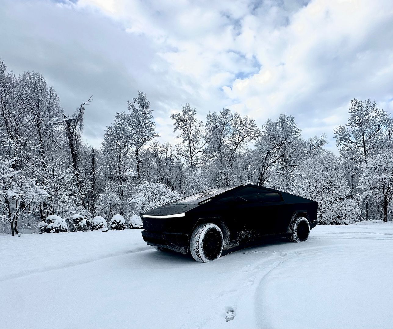 Tesla Cybertruck Daily random Cybertruck photos thread - Post Yours! 📸 🤳 c3912b97-5cec-40ca-b660-fec5e46b43e1