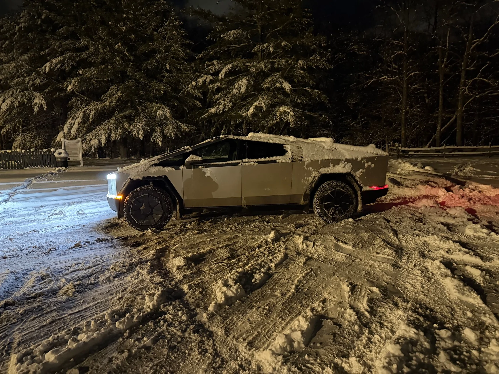 Tesla Cybertruck Daily random Cybertruck photos thread - Post Yours! 📸 🤳 1765770001741-t6
