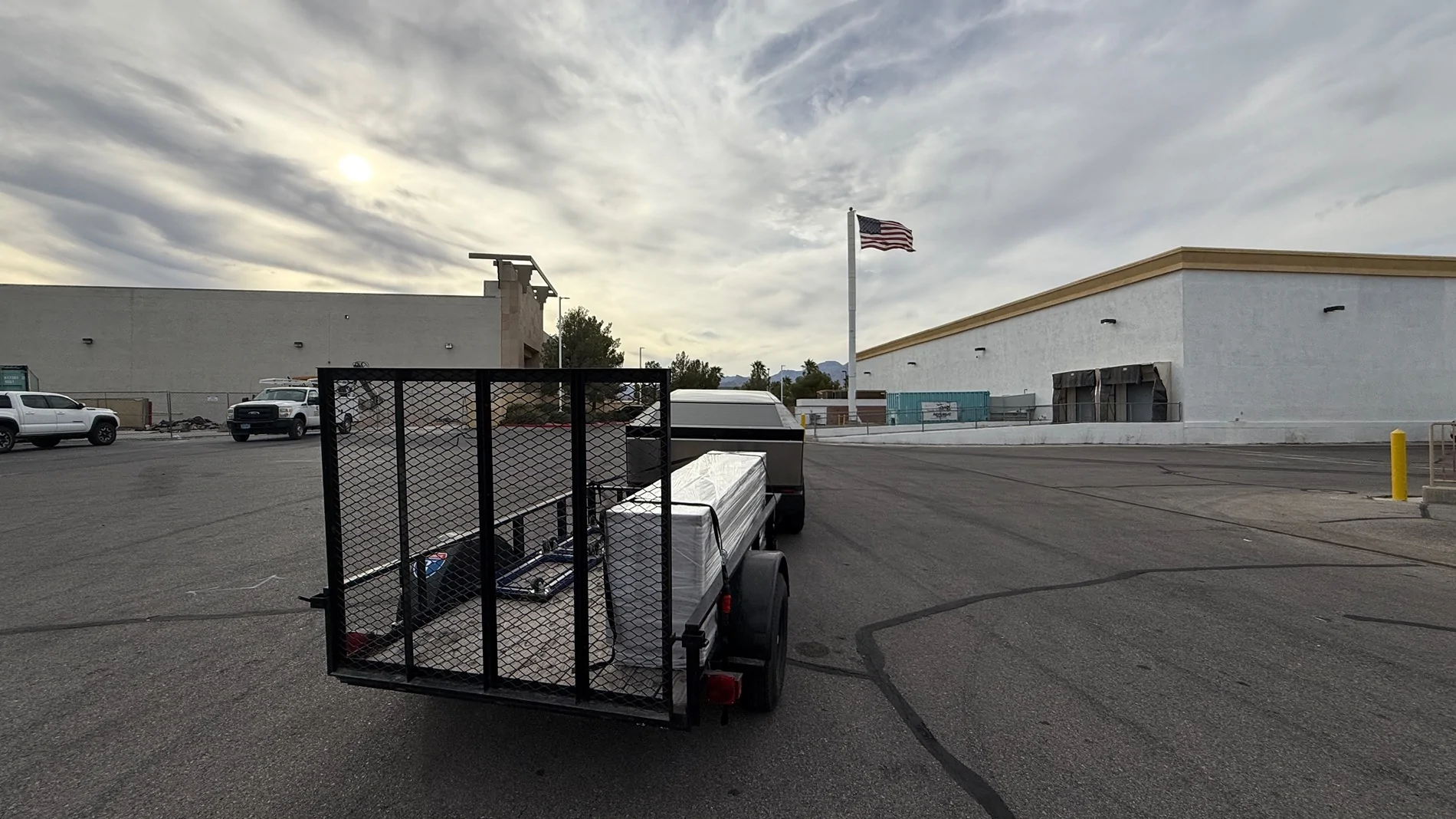 Tesla Cybertruck F-150 Lighting EV Cancelled. To be Replaced by EREV Hybrid Lightning IMG_0485