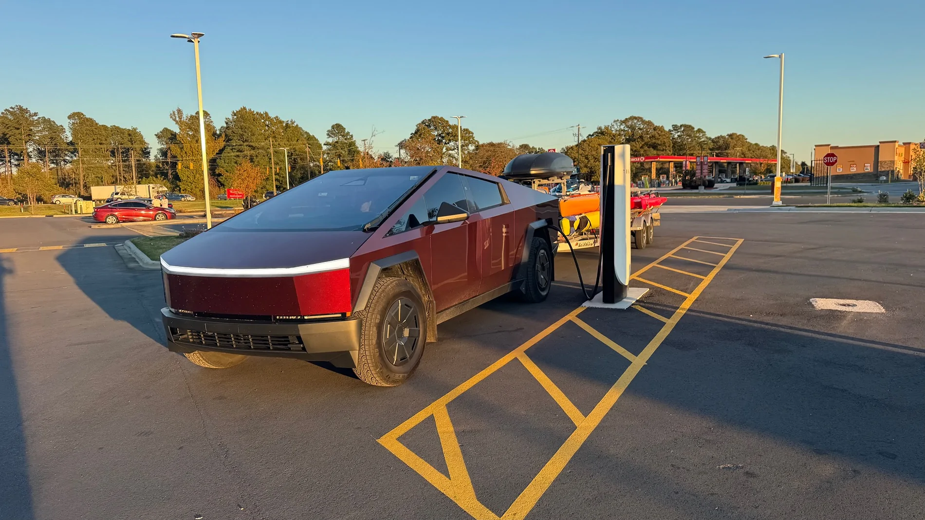 Tesla Cybertruck F-150 Lighting EV Cancelled. To be Replaced by EREV Hybrid Lightning IMG_6392