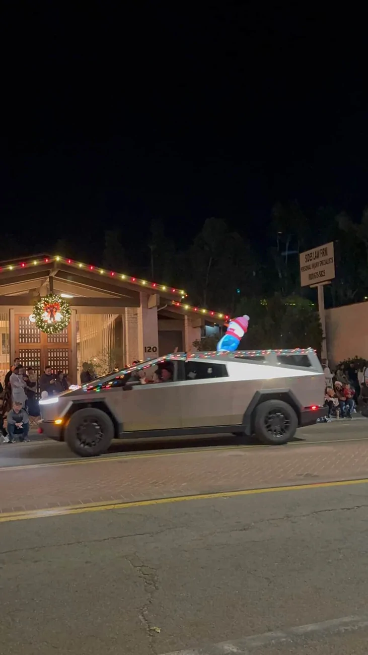 Tesla Cybertruck Anyone else light up their Cybertruck for Christmas? 2E2D9C03-D8CE-4BF6-8EA2-B786A871029C