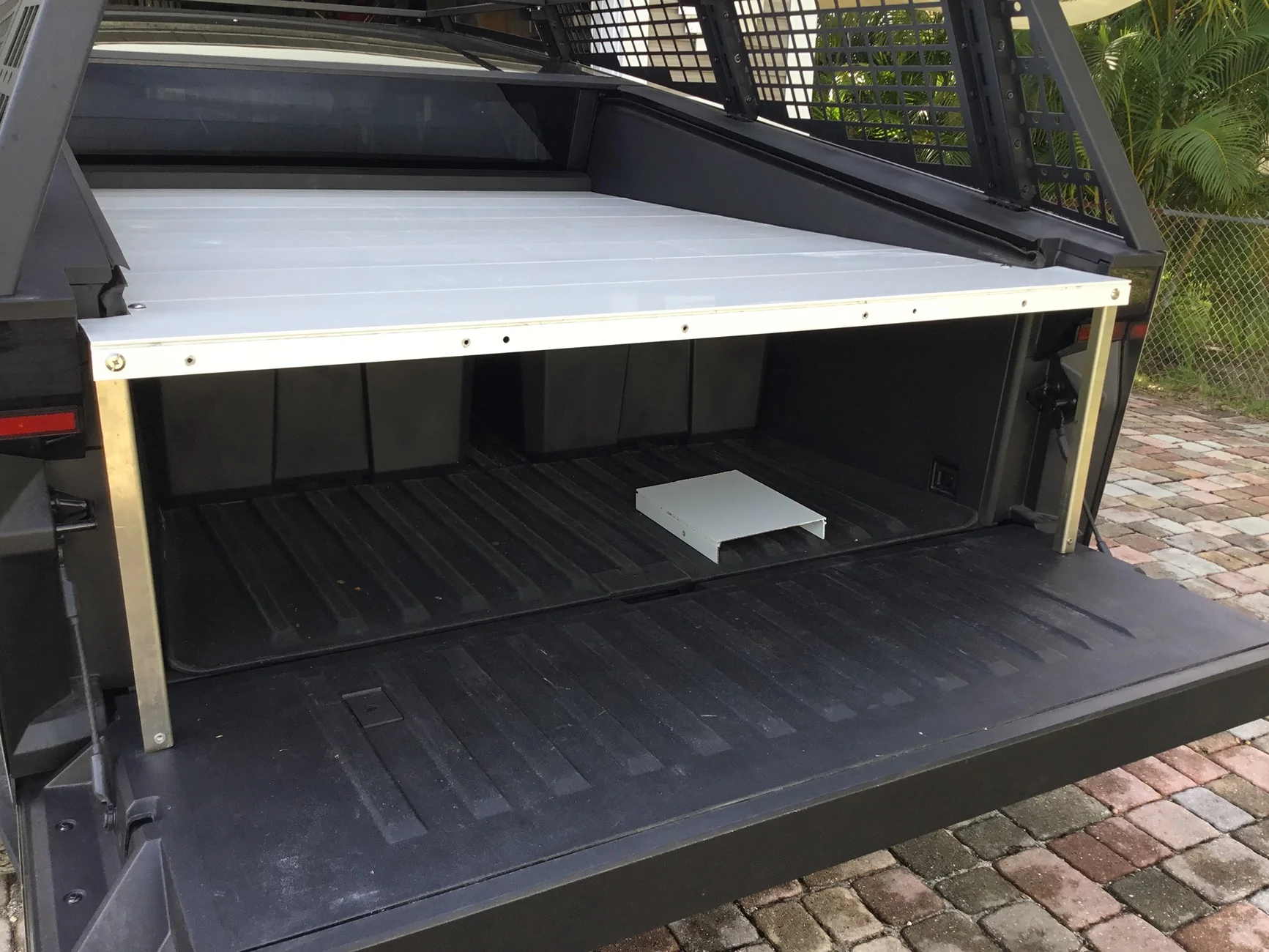 Tesla Cybertruck Portable Platform for Bed/Vault 4A299A61-5621-4A74-8179-ACB130D581AB