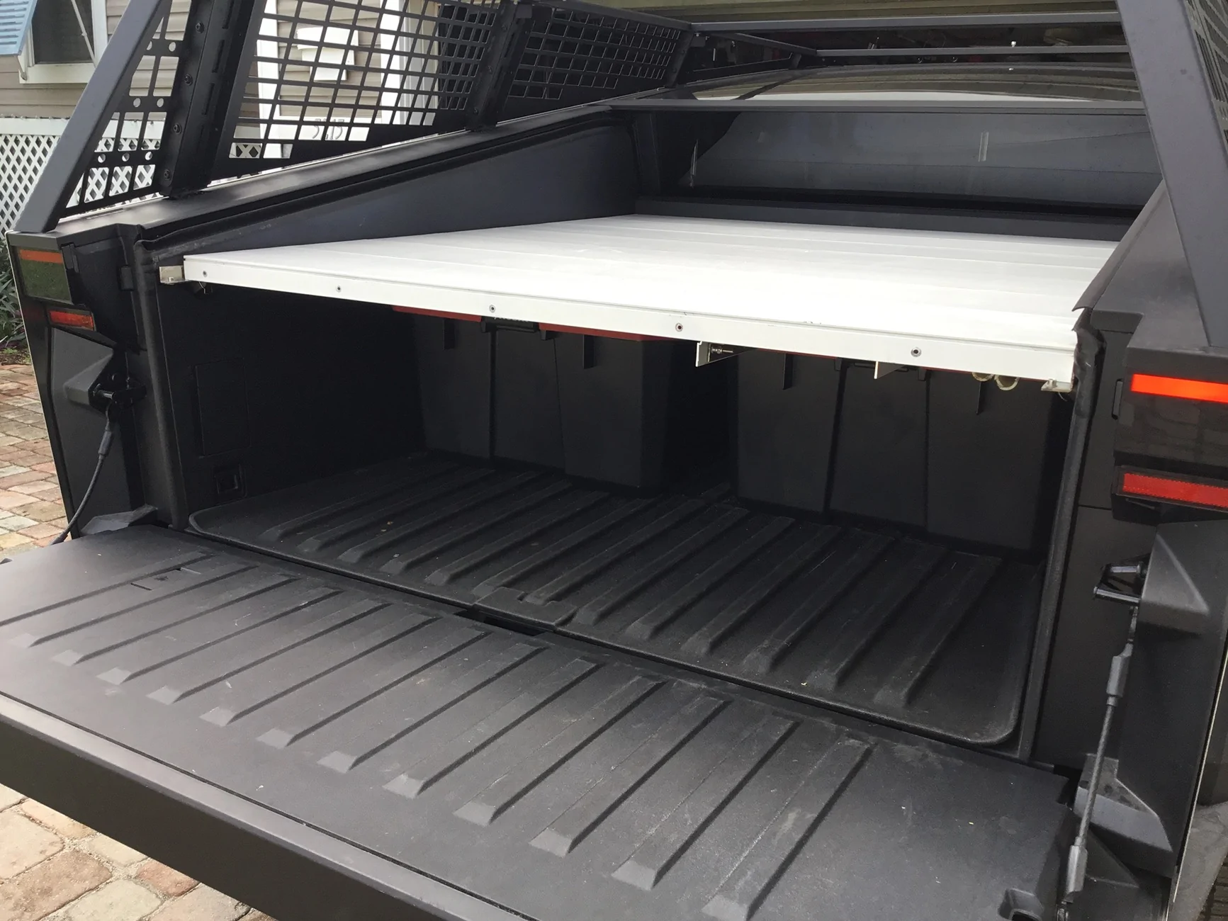 Tesla Cybertruck Portable Platform for Bed/Vault F3178B62-8618-4D75-B639-92234D606CE4