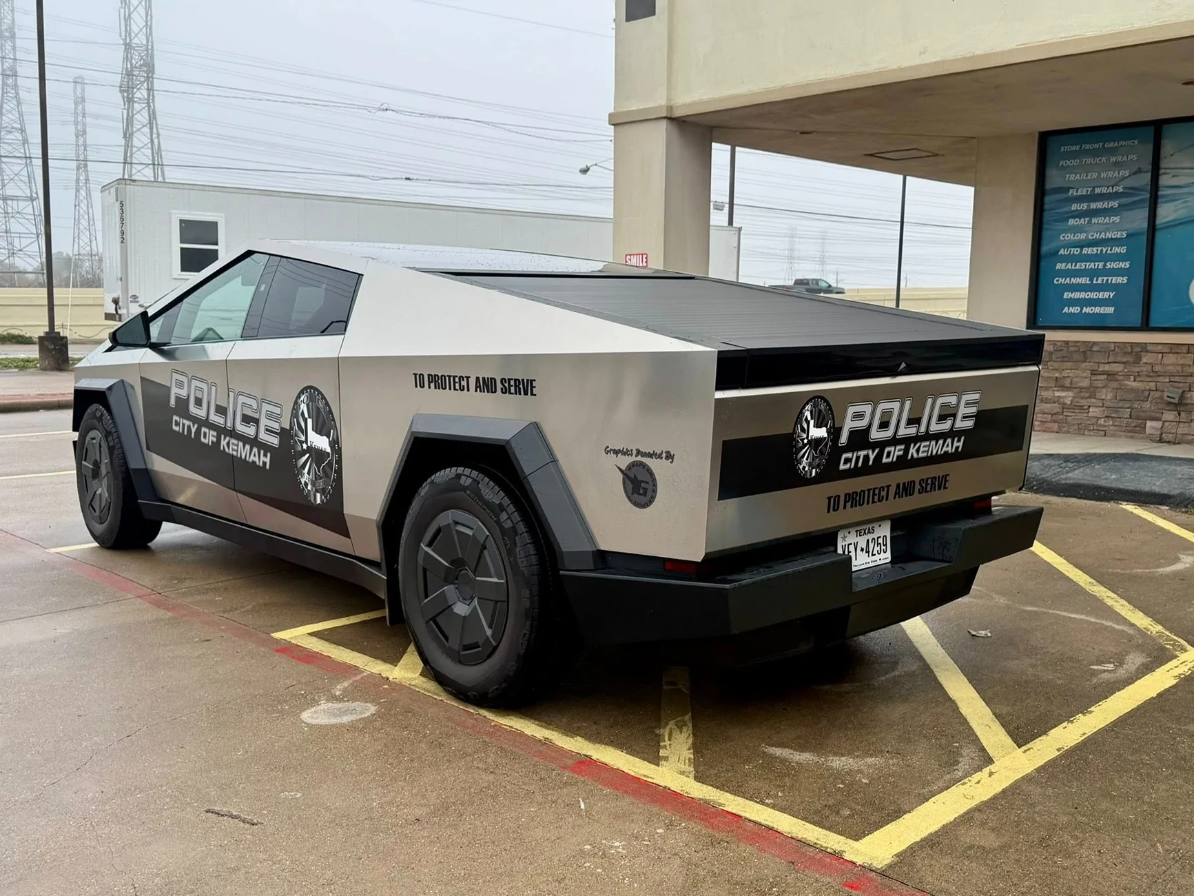 Tesla Cybertruck Texas (Kemah) Police Department is testing Cybertruck as a potential patrol vehicle G8fXUXqXEAAnVsl