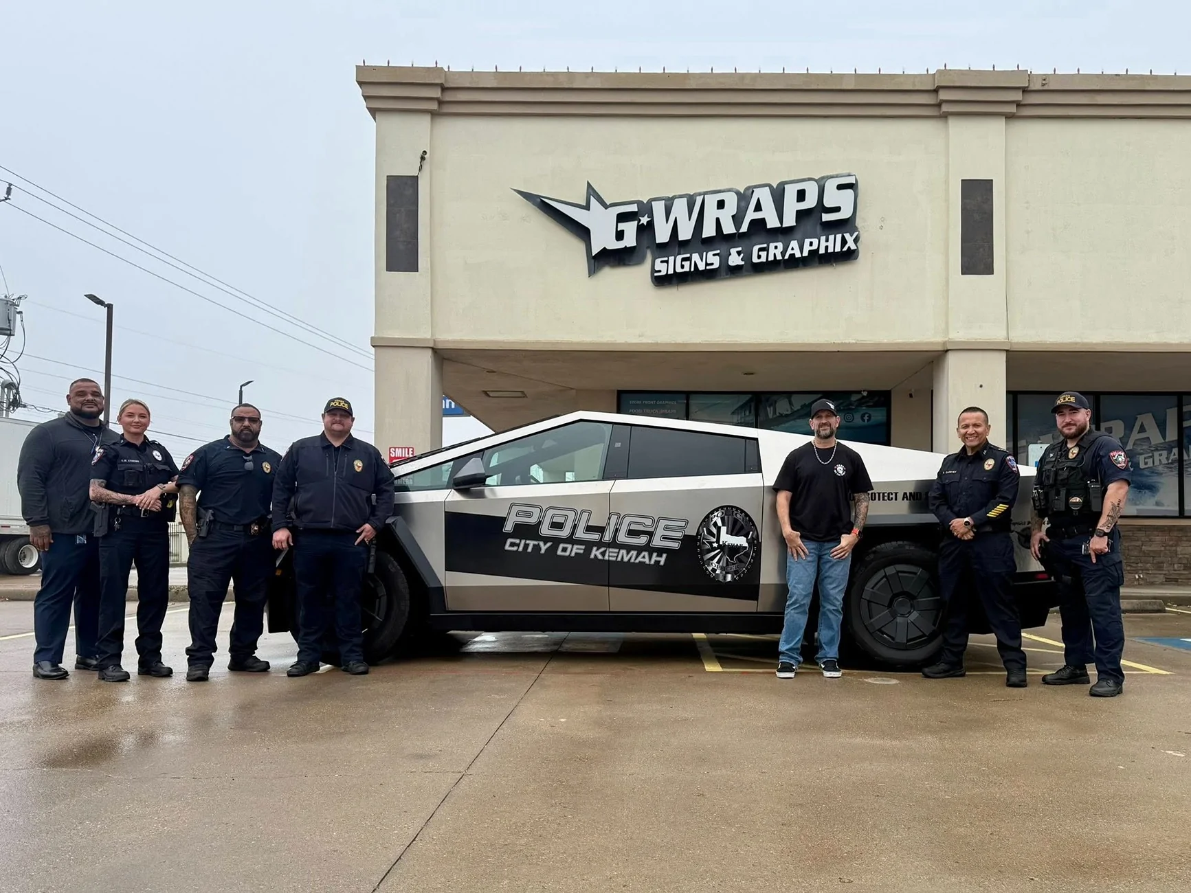 Tesla Cybertruck Texas (Kemah) Police Department is testing Cybertruck as a potential patrol vehicle 598997808_1300567692101670_6384130313803963950_n