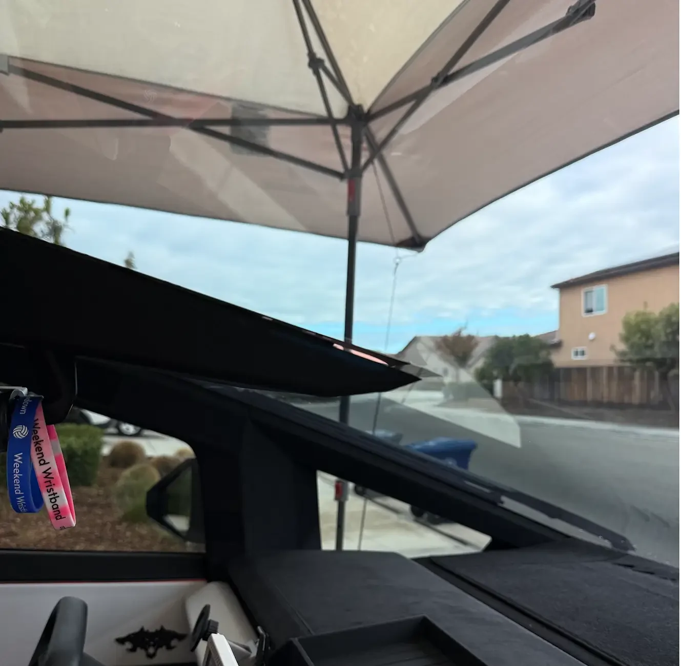 Tesla Cybertruck How-to Clean Forward Camera View / Glare Shield (fix "camera visibility limited" issue) - DIY 1766171463319-z