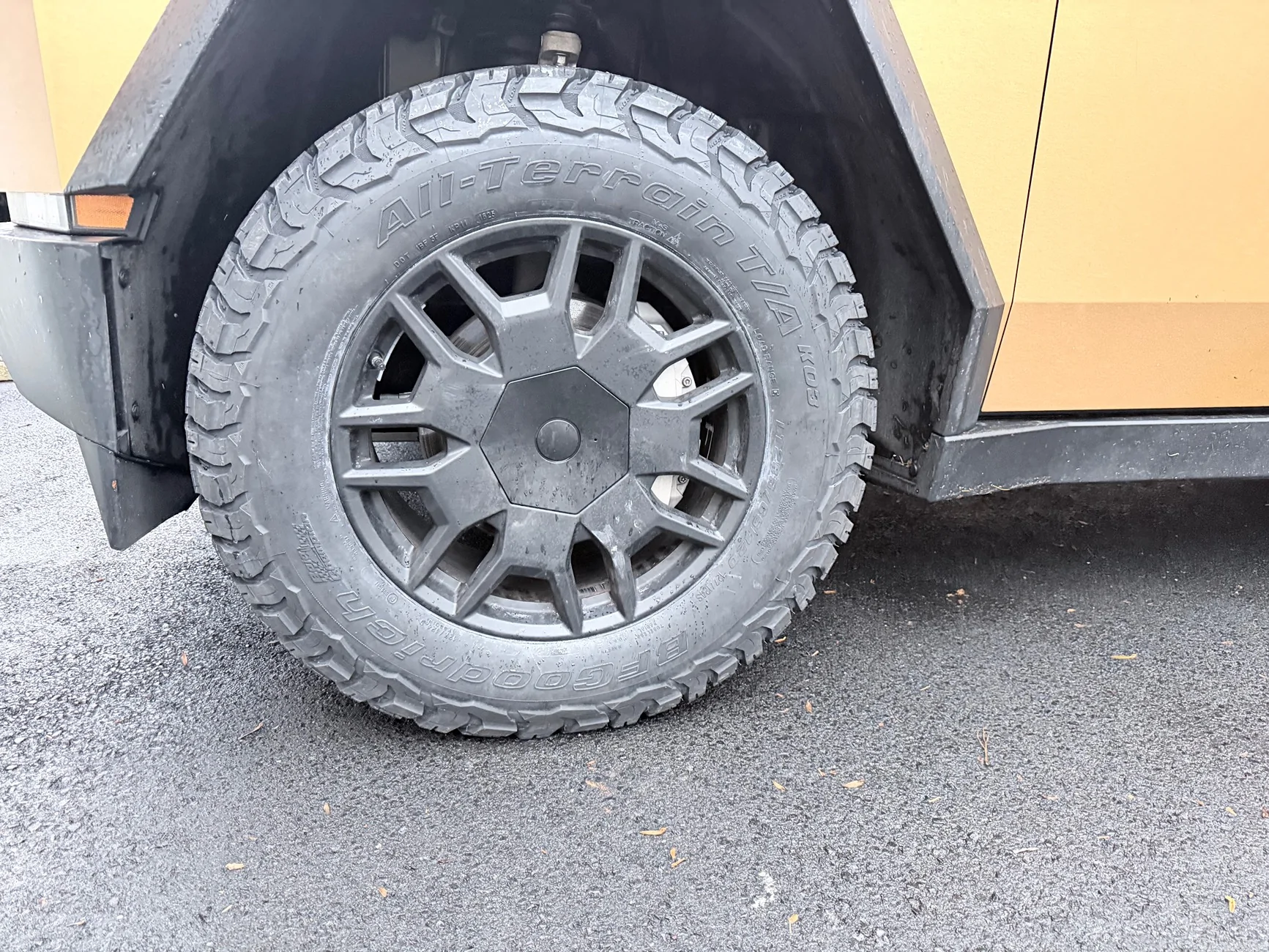 Tesla Cybertruck Pirelli Scorpion XTM AT tires review vs. BFG KO3 (on Cybertruck) IMG_0530