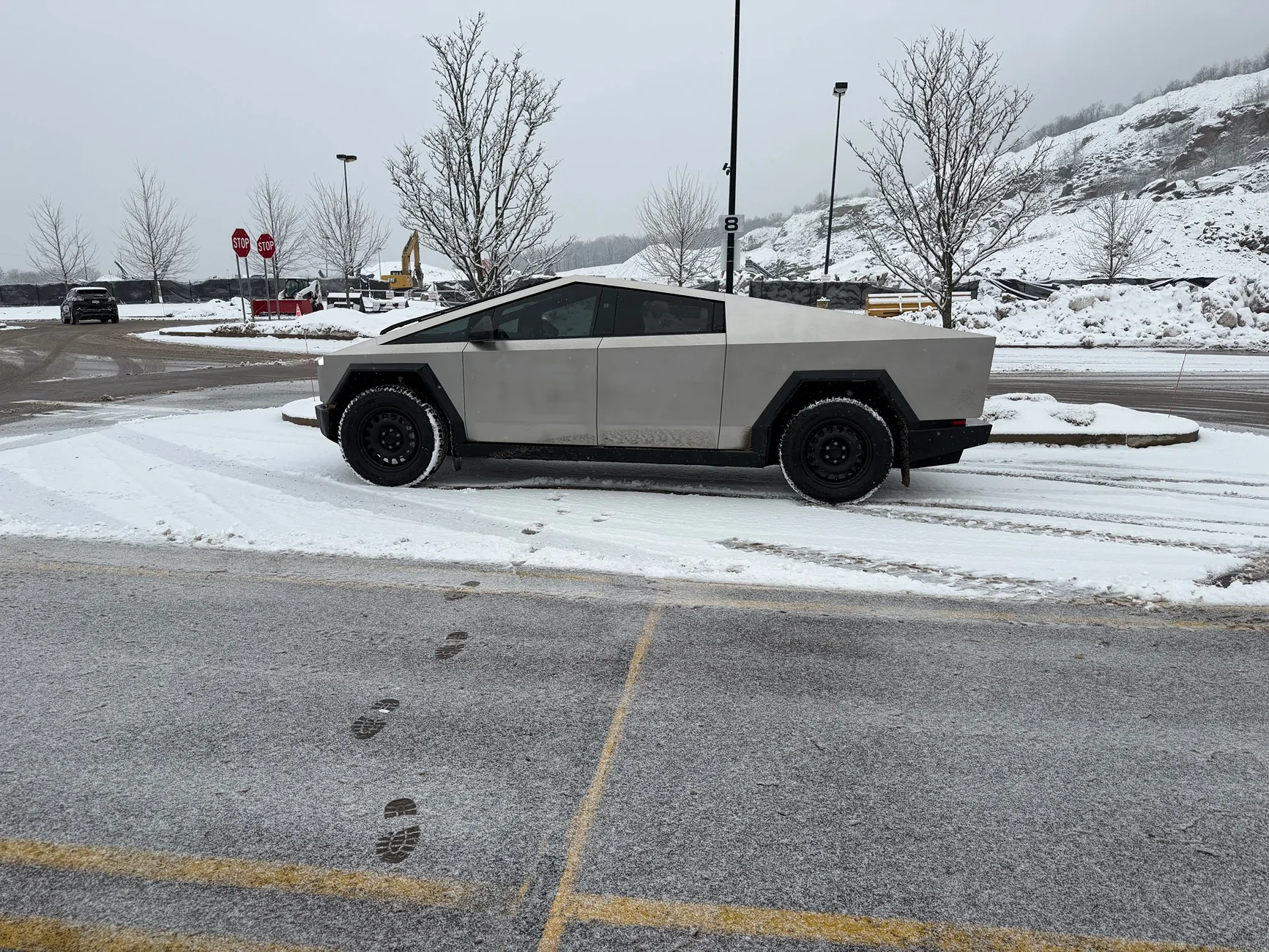 Tesla Cybertruck Daily random Cybertruck photos thread - Post Yours! 📸 🤳 IMG_0588