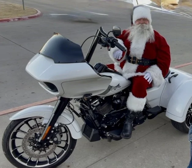 Tesla Cybertruck Santa Sighting - Caught on Camera - Funny Pic IMG_3899
