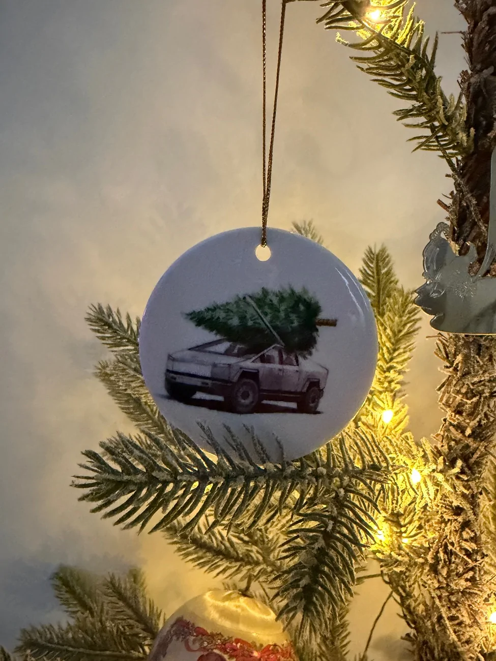 Tesla Cybertruck Merry Christmas Cyberfriends IMG_0590