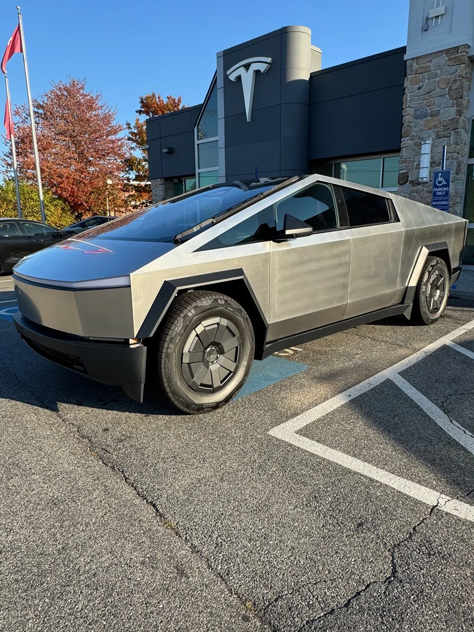 Tesla Cybertruck Philly owners: Devon SC lifts can’t lift CTs IMG_1641