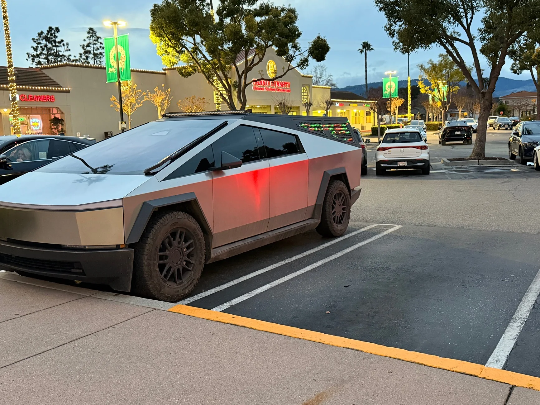 Tesla Cybertruck Urander Bed Cap Ideas & Setups IMG_7029