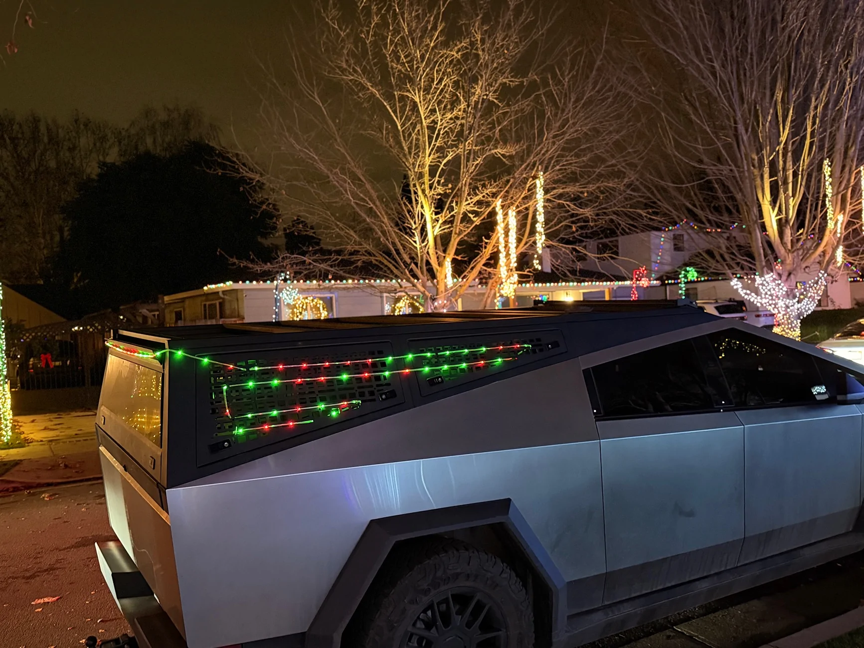 Tesla Cybertruck Urander Bed Cap Ideas & Setups IMG_7088