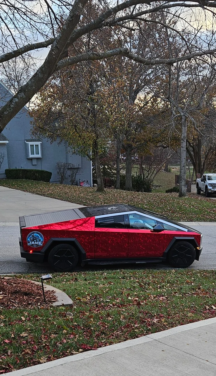 Tesla Cybertruck 🎄 Holiday Cybertruck Photo Fun – Win a Gift! 🎄 4960