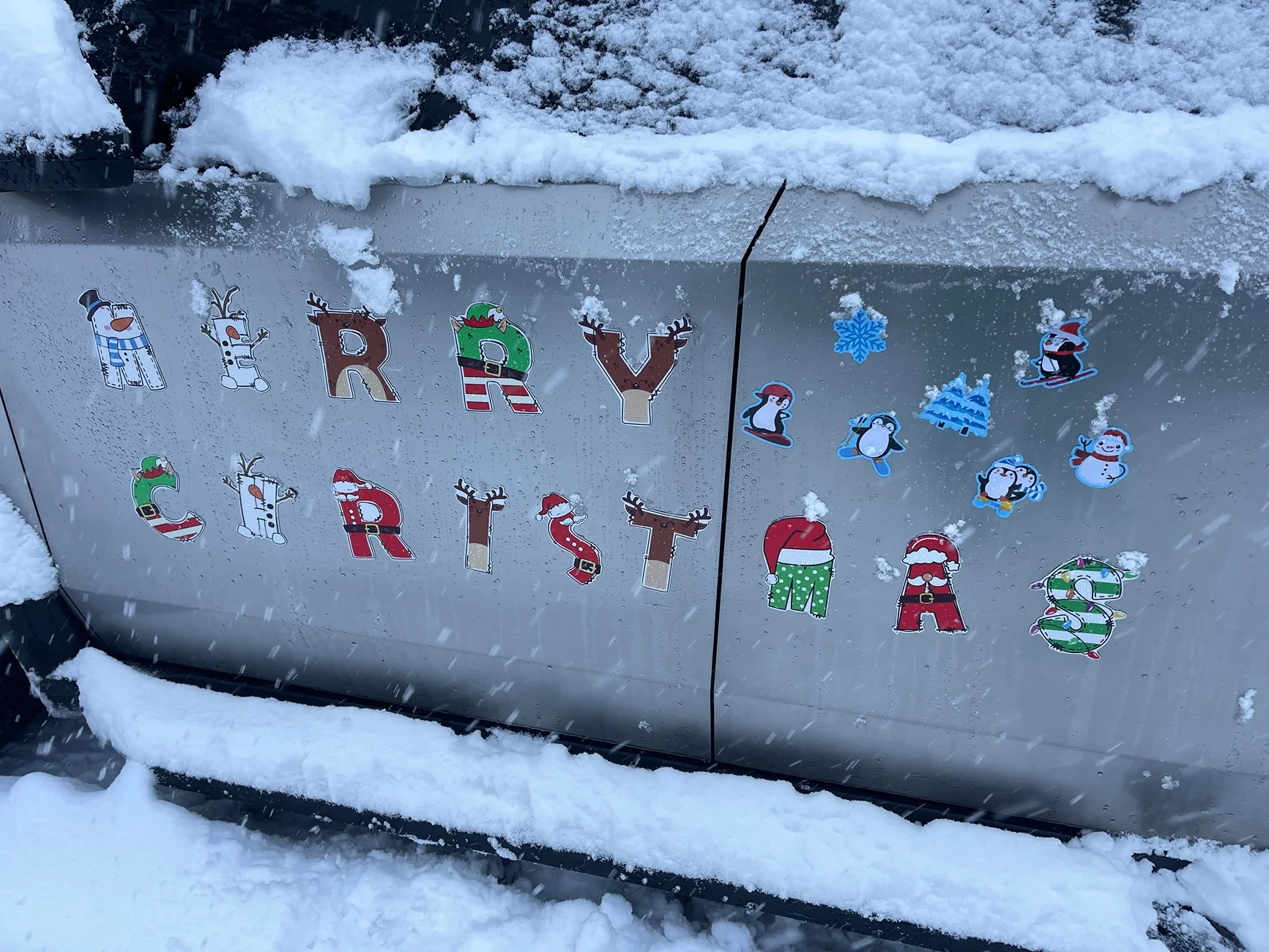 Tesla Cybertruck Merry Christmas Cyberfriends IMG_2015