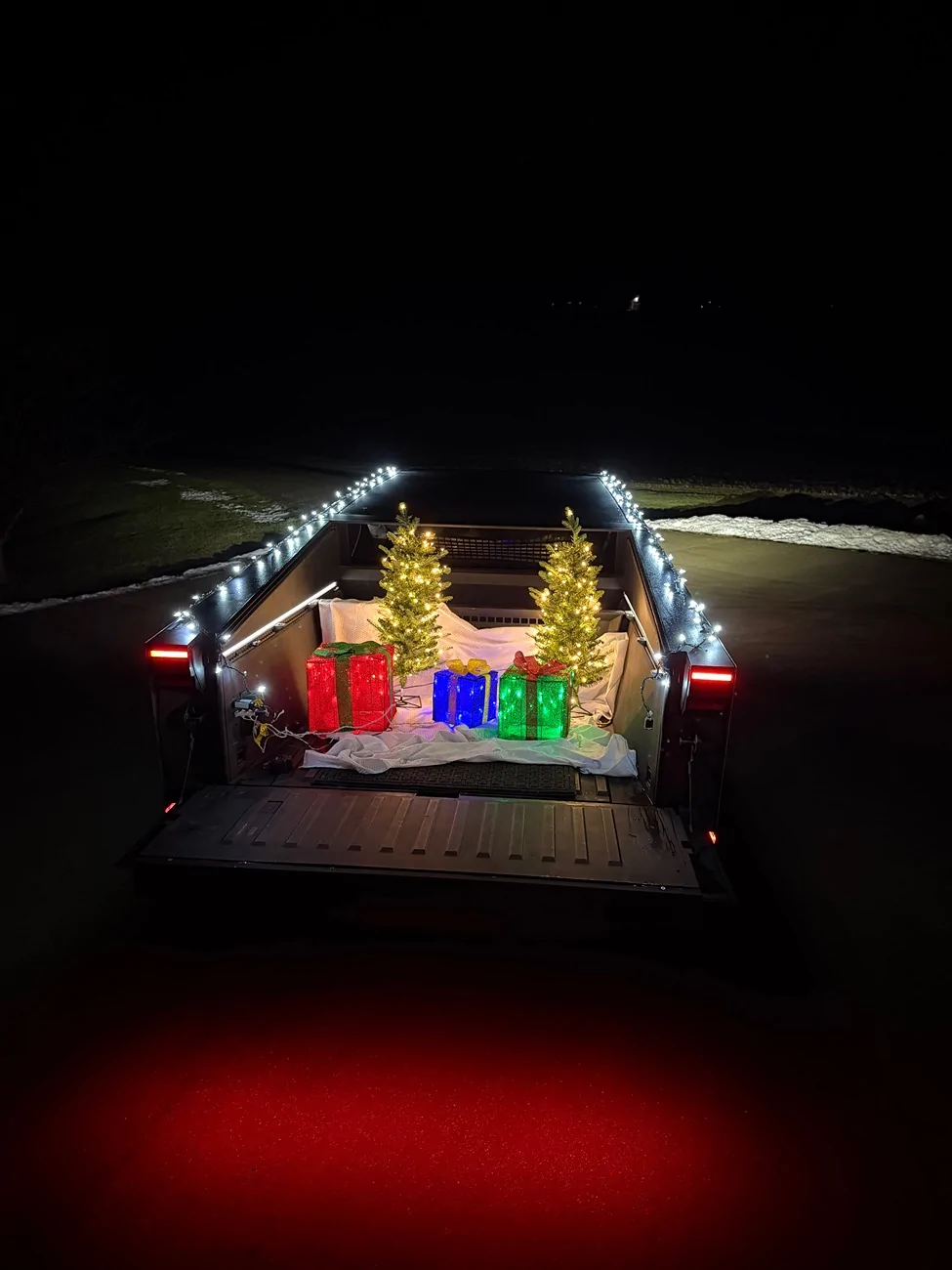 Tesla Cybertruck 🎄 Holiday Cybertruck Photo Fun – Win a Gift! 🎄 IMG_4845
