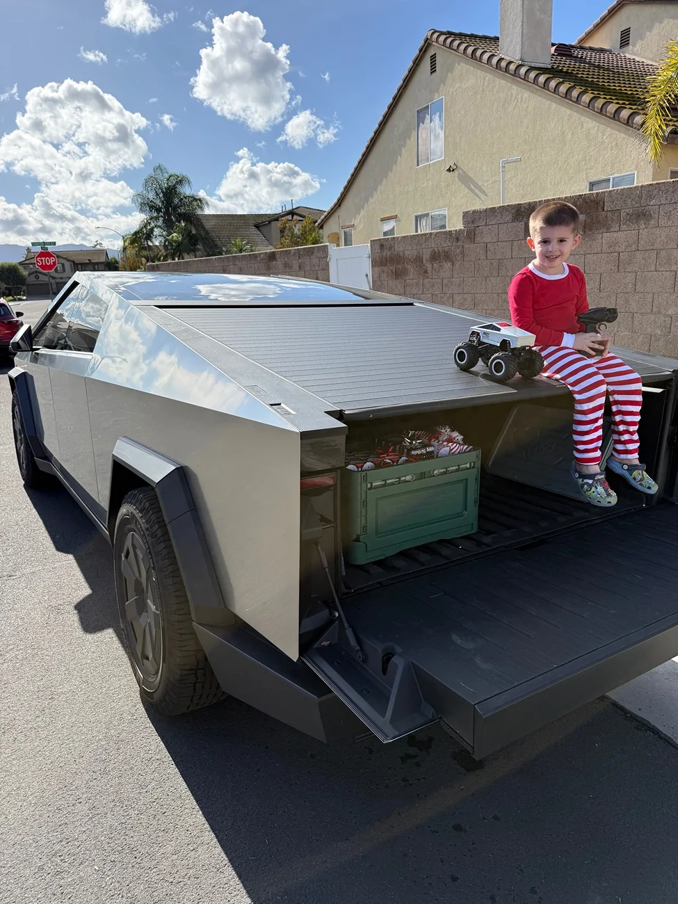 Tesla Cybertruck Daily random Cybertruck photos thread - Post Yours! 📸 🤳 IMG_3351