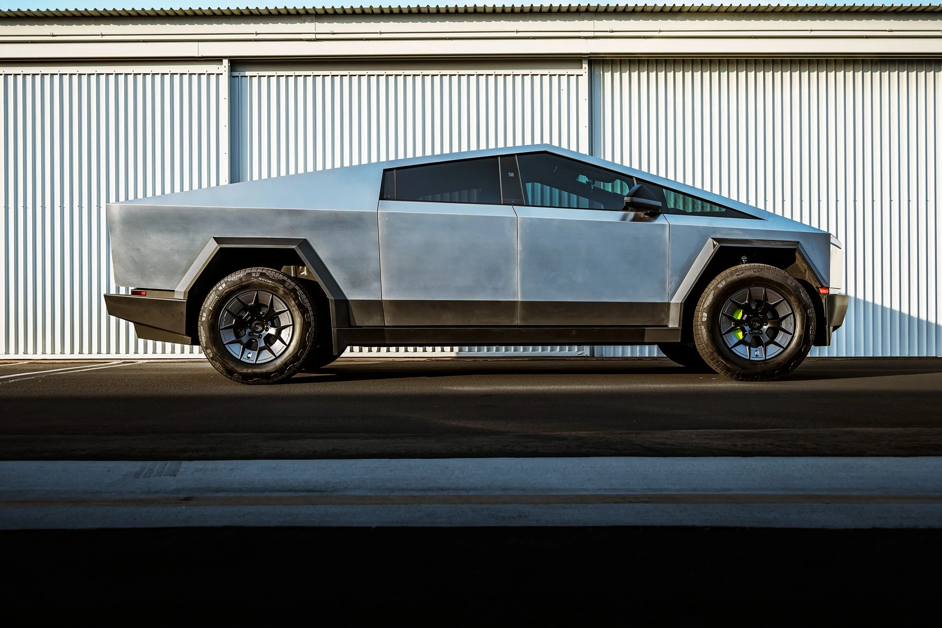 Tesla Cybertruck *** New Product *** Unplugged Performance UP-RW Cyber Road Warrior Wheels Tesla OEM Cybertruck UP Forged UP-RW Cyber Wheels Unplugged Performance 3840px (3)