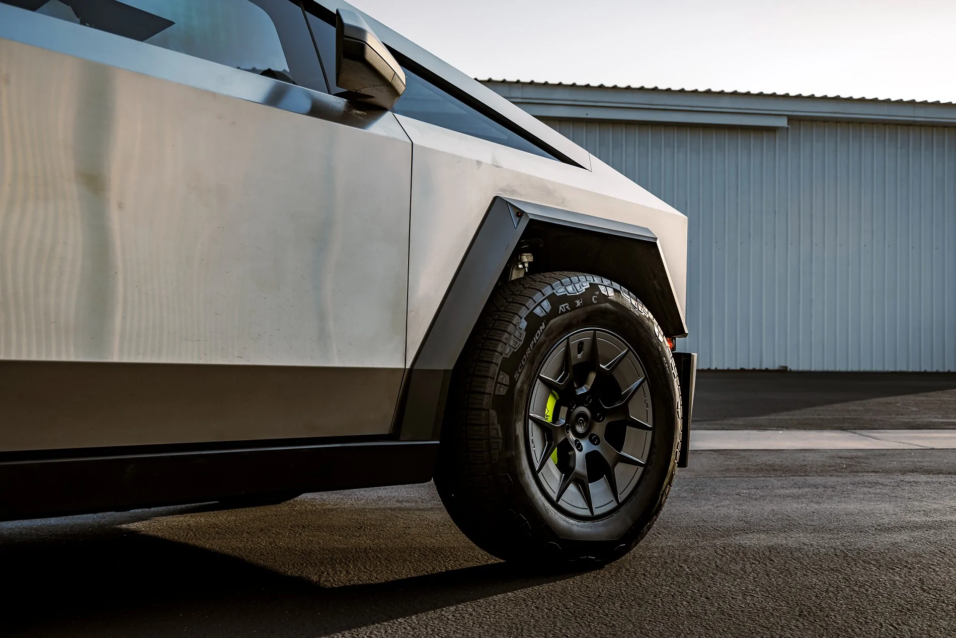 Tesla Cybertruck *** New Product *** Unplugged Performance UP-RW Cyber Road Warrior Wheels Tesla OEM Cybertruck UP Forged UP-RW Cyber Wheels Unplugged Performance 3840px (7)