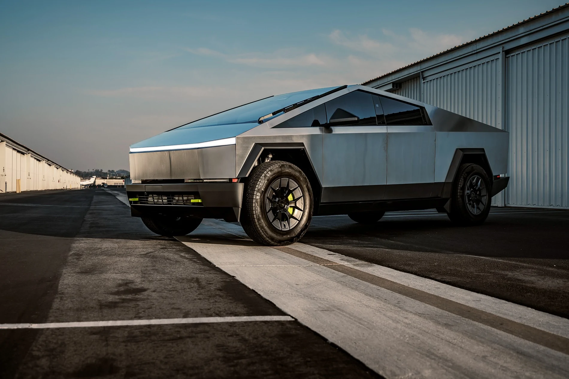 Tesla Cybertruck *** New Product *** Unplugged Performance UP-RW Cyber Road Warrior Wheels Tesla OEM Cybertruck UP Forged UP-RW Cyber Wheels Unplugged Performance 3840px (8)