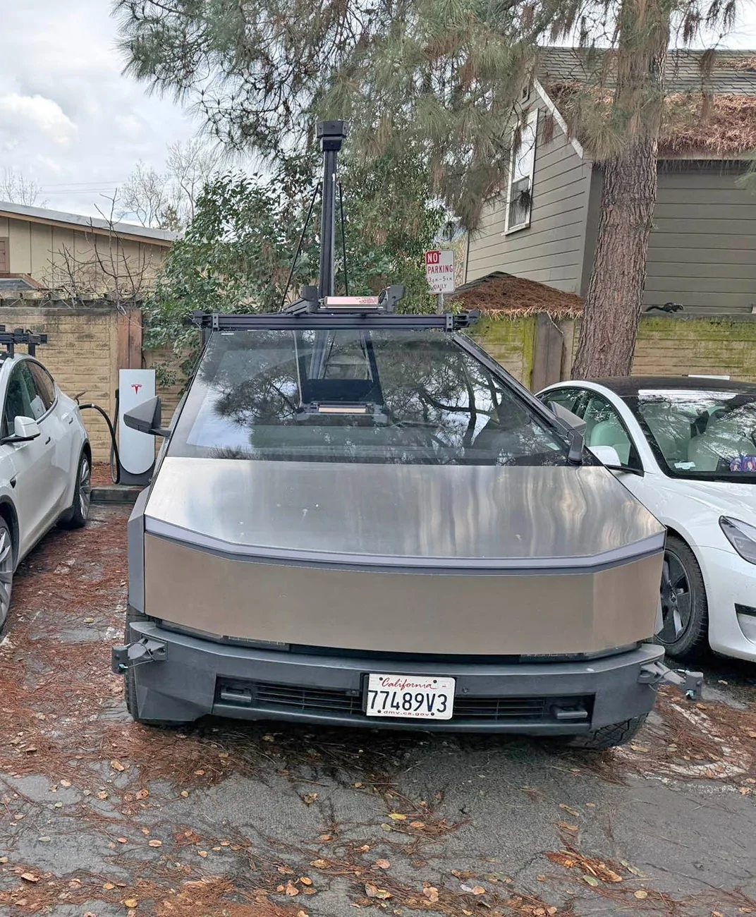 Tesla Cybertruck Cybertruck Robotaxi validation vehicle spotted G9v96E5XQAAWEDX