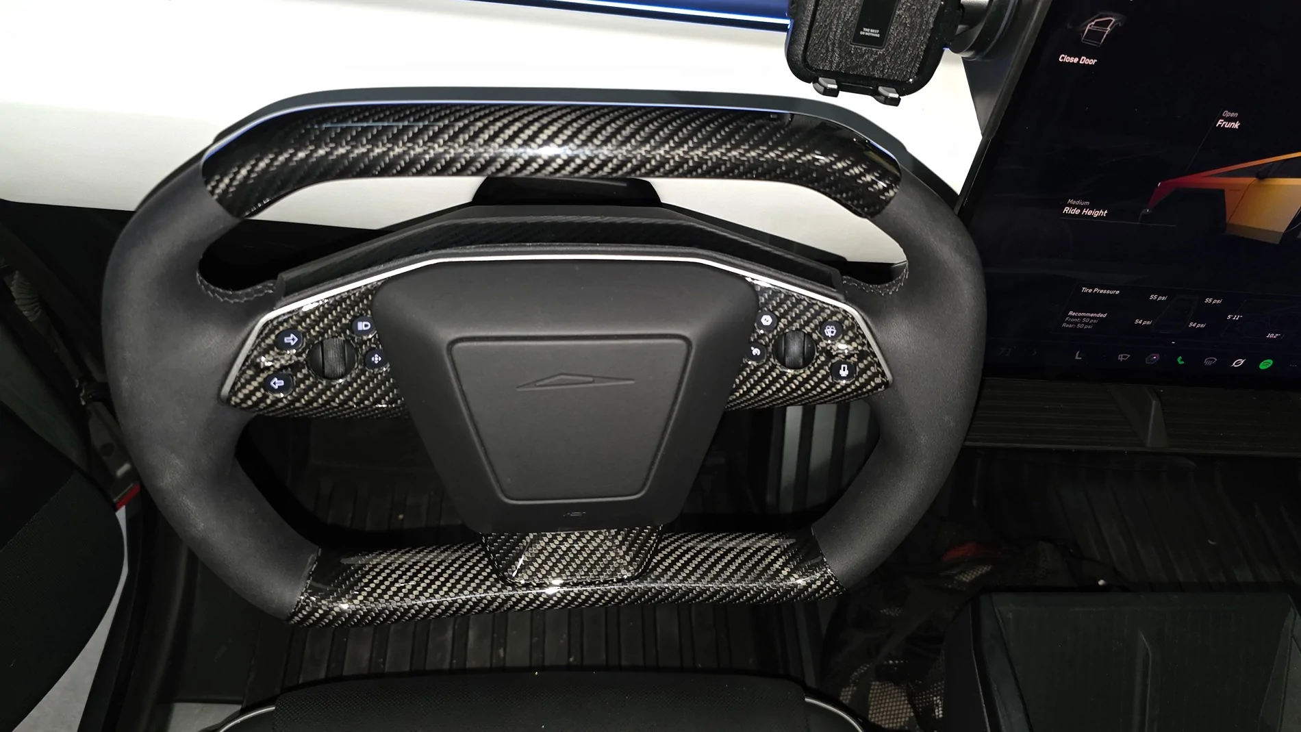 Tesla Cybertruck To Yoke, or Not to Yoke, that is the question. 20251023_061655