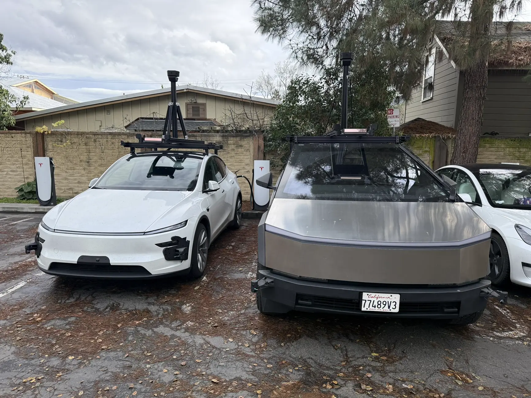 Tesla Cybertruck Cybertruck Robotaxi validation vehicle spotted 1767489832758-zu