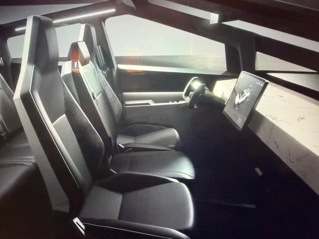Tesla Cybertruck First ever: 6-seat Cybertruck w/ center front jump seat! CT3seat