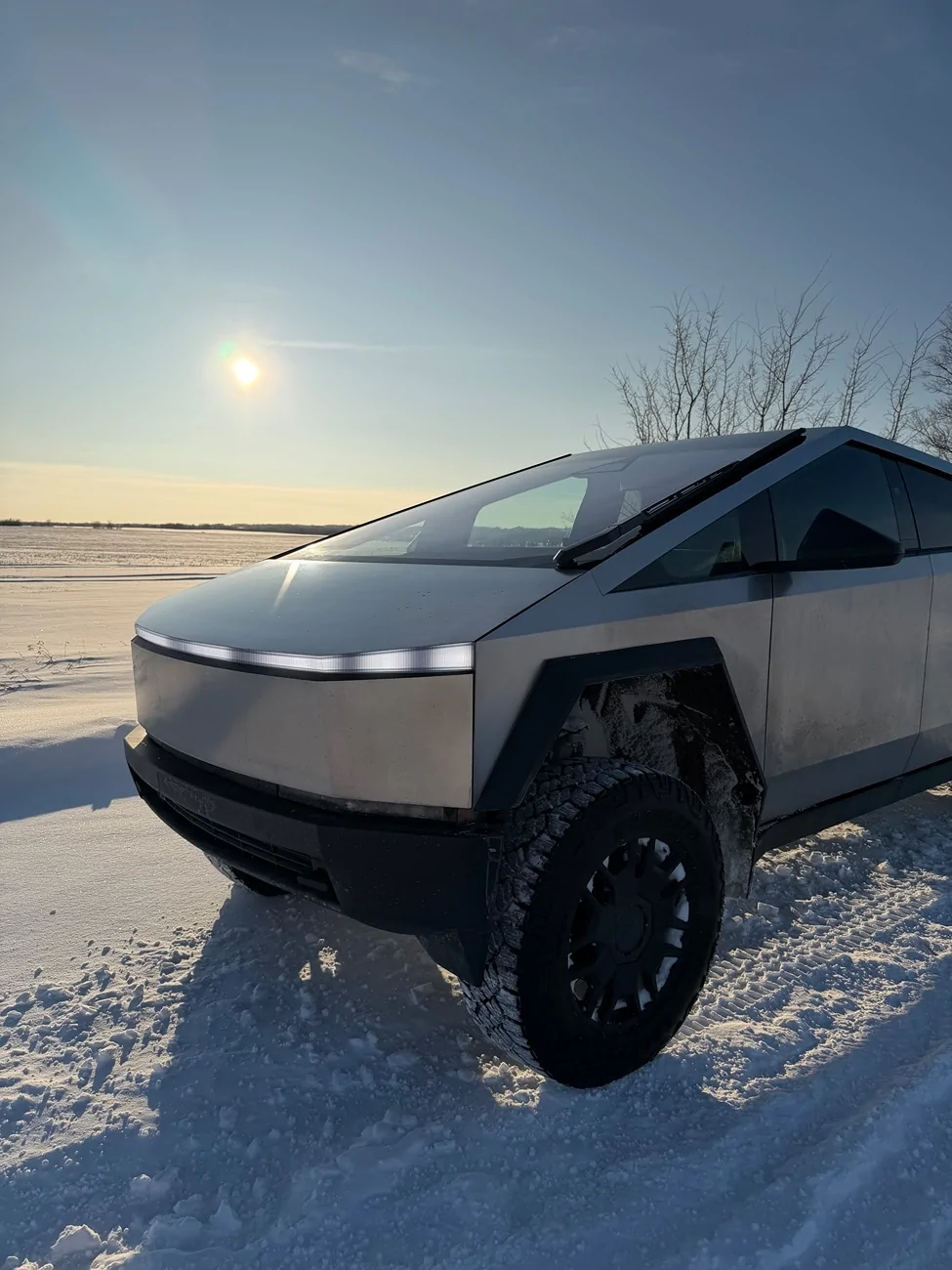 Tesla Cybertruck Super snow beast mode IMG_1323