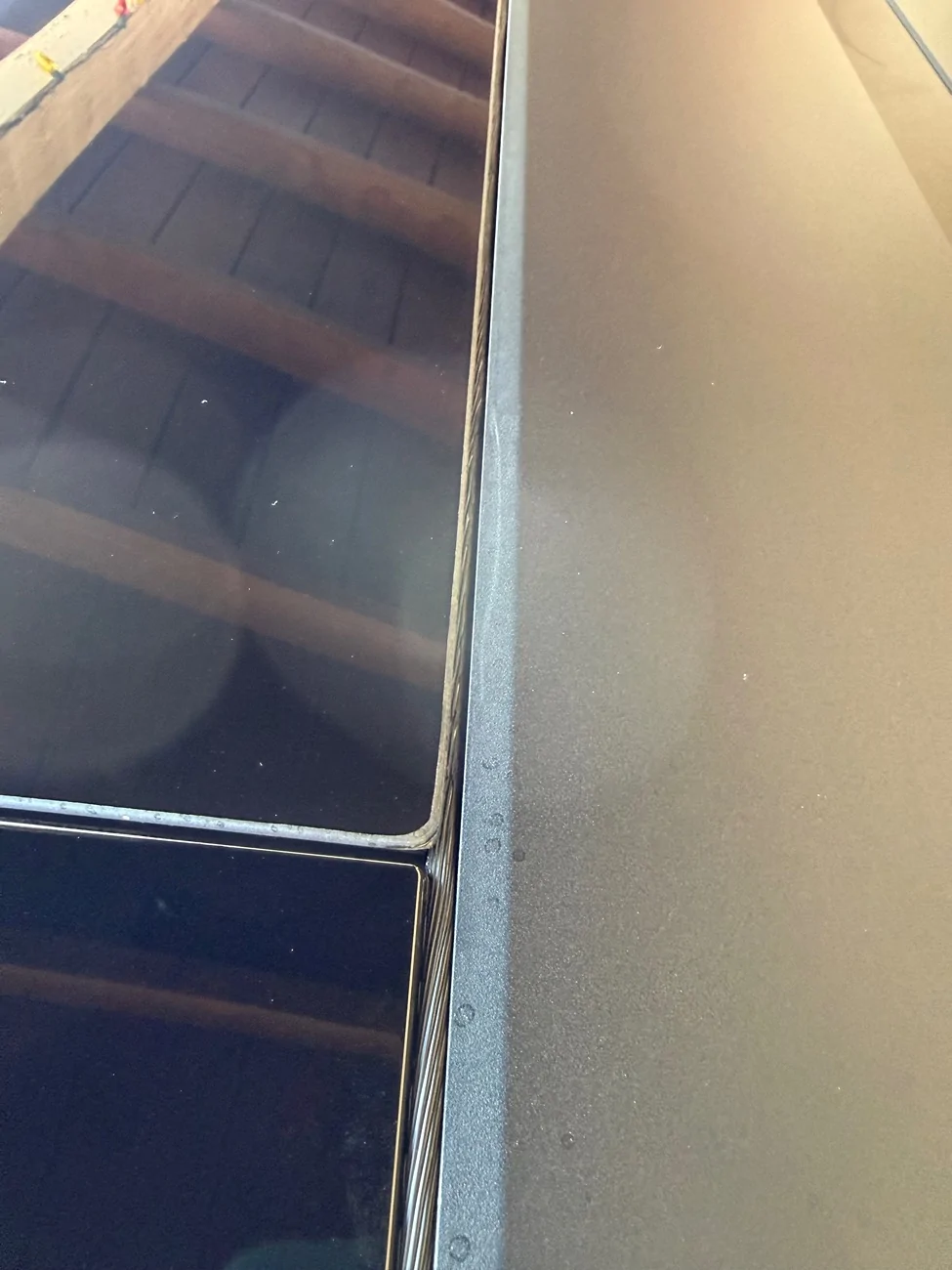 Tesla Cybertruck Tonneau cover leaks IMG_0573
