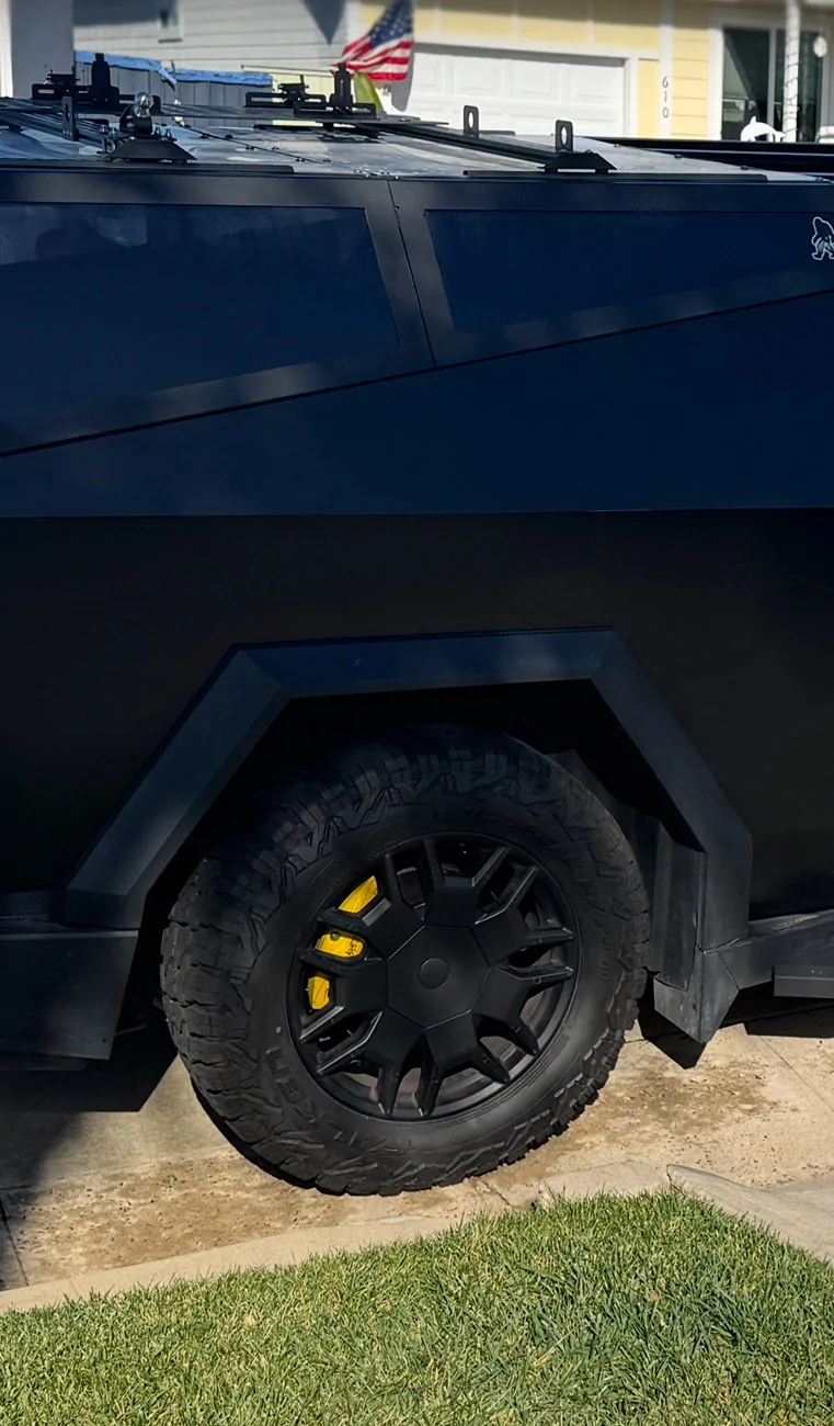 Tesla Cybertruck What did you do TO / WITH your Cybertruck today? 👨🏻‍🔧🧰🚿🛠 IMG_6974