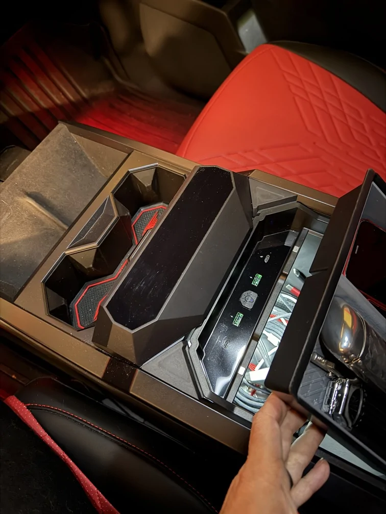Tesla Cybertruck Center Console Armrest Organizer Tray w/ USB Expansion Ports Dock (Foronetry) 2026-01-06 19.22.10